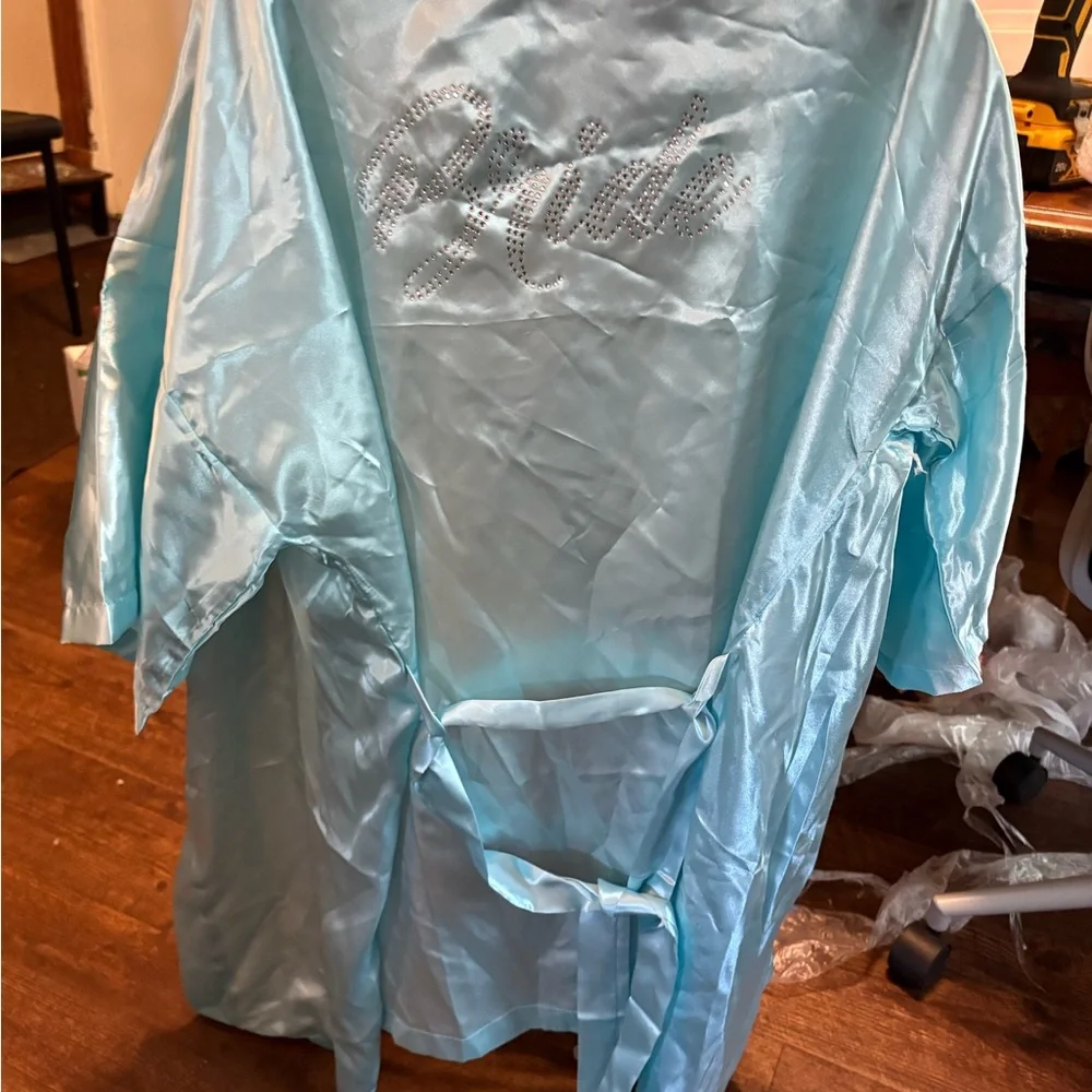 Bride Robe - Picture 3 of 5